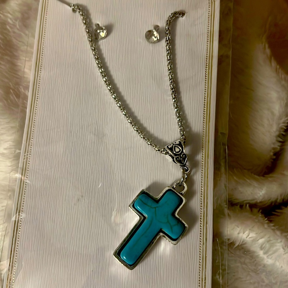 Cross necklace with stud earrings